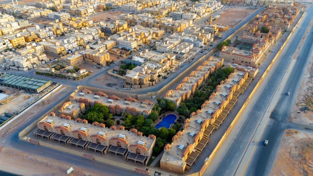 Alargan Gardens Compound